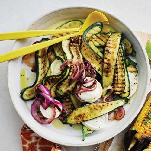 Barbecued zucchini with garlic and mozzarella