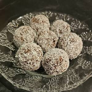 Date Protein Balls