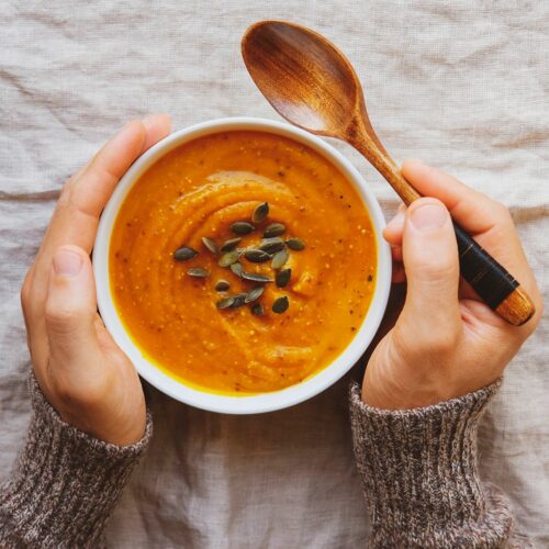 3 reasons you feel hungrier and crave comfort foods when the weather turns cold