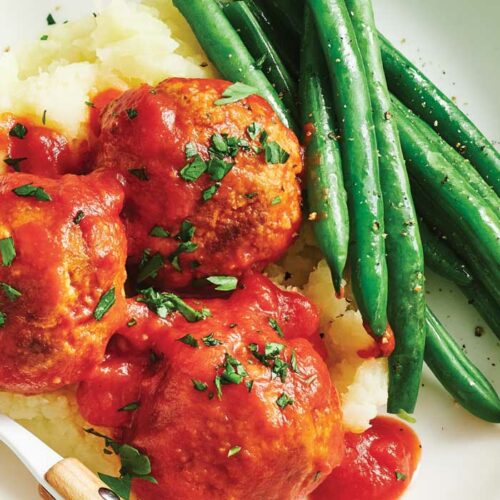 Paprika meatballs with cauliflower mash