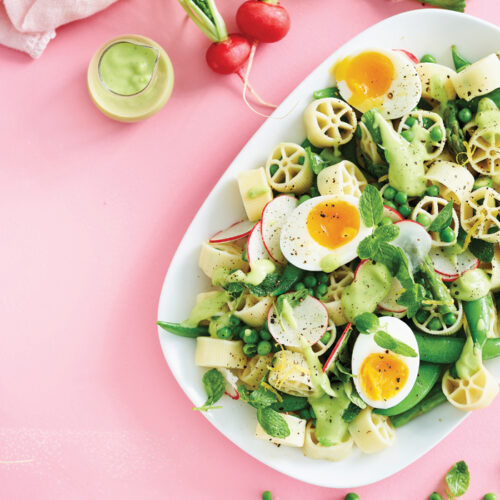 Pasta, pea and radish salad with egg