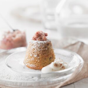 Rhubarb yoghurt puds