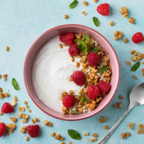 Your complete guide to choosing the healthiest yoghurt